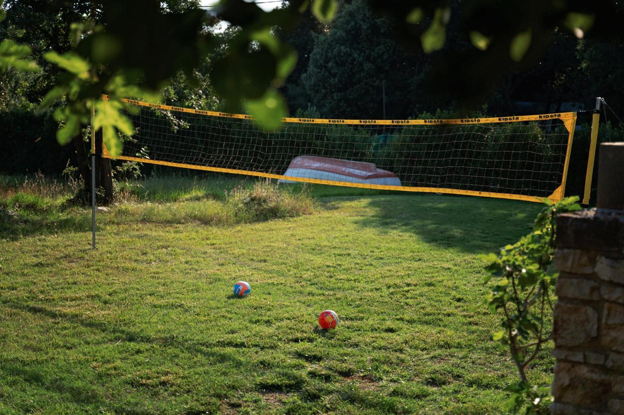 Guesthouse "Barboska" - Big Outdoor Swimming Pool & Private Tennis Court Vodnjan Bagian luar foto