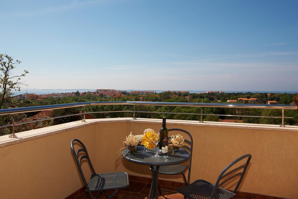 Guesthouse "Barboska" - Big Outdoor Swimming Pool & Private Tennis Court Vodnjan Ruang foto