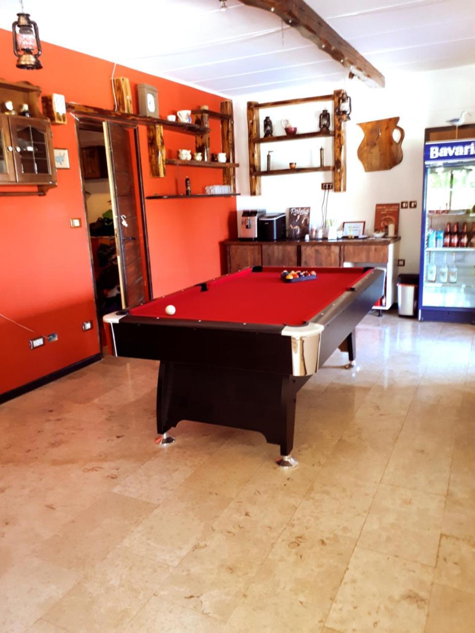Guesthouse "Barboska" - Big Outdoor Swimming Pool & Private Tennis Court Vodnjan Bagian luar foto
